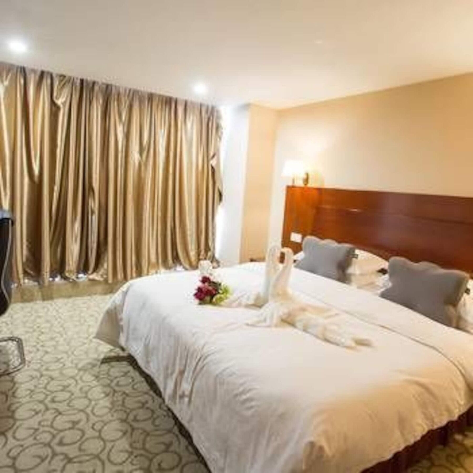 Chonpines Hotel Аншунь Экстерьер фото