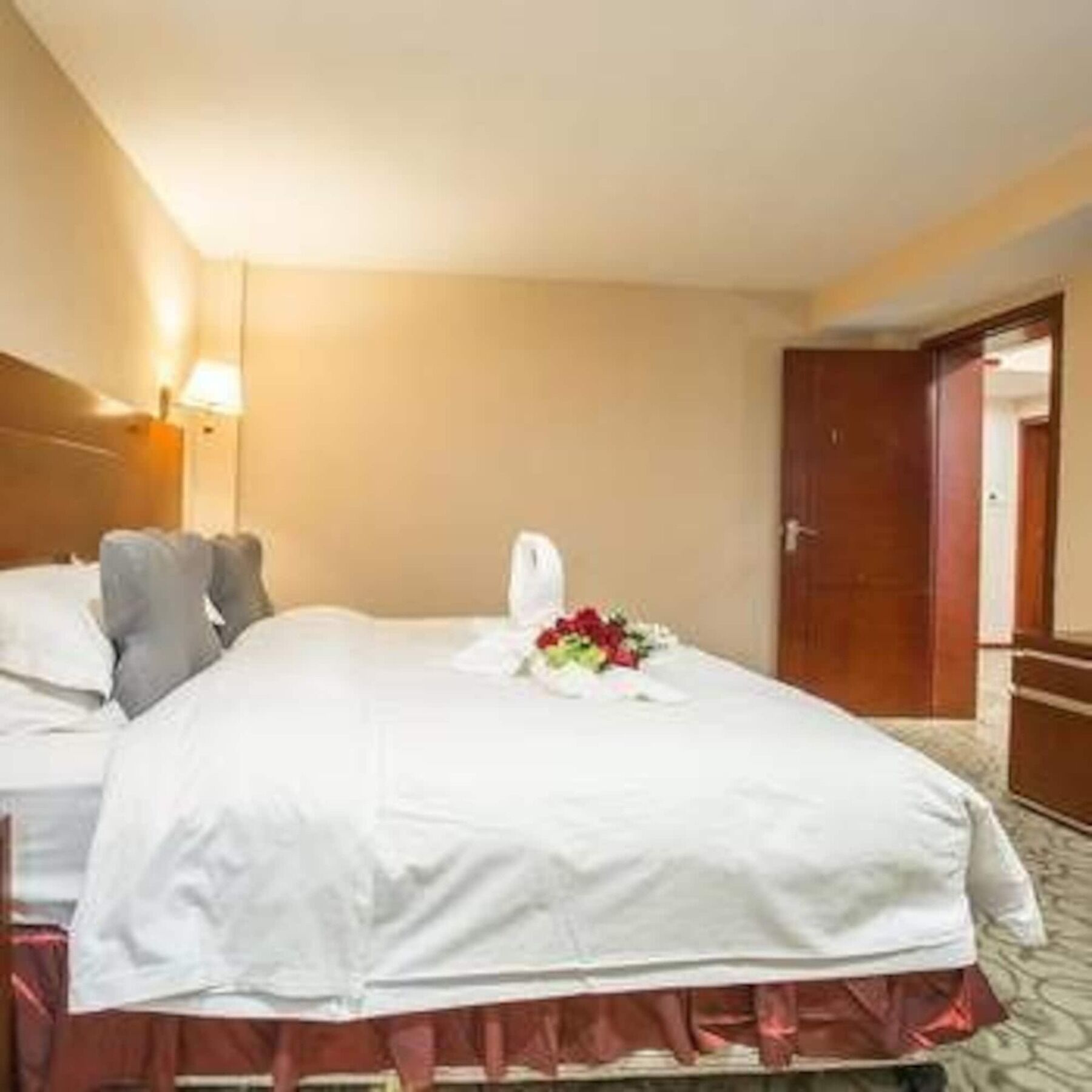 Chonpines Hotel Аншунь Экстерьер фото