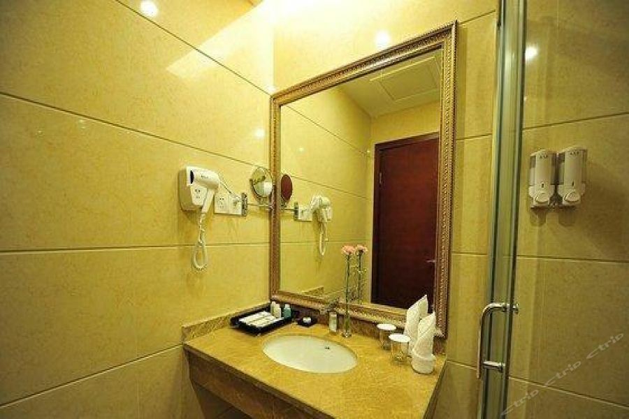 Chonpines Hotel Аншунь Экстерьер фото